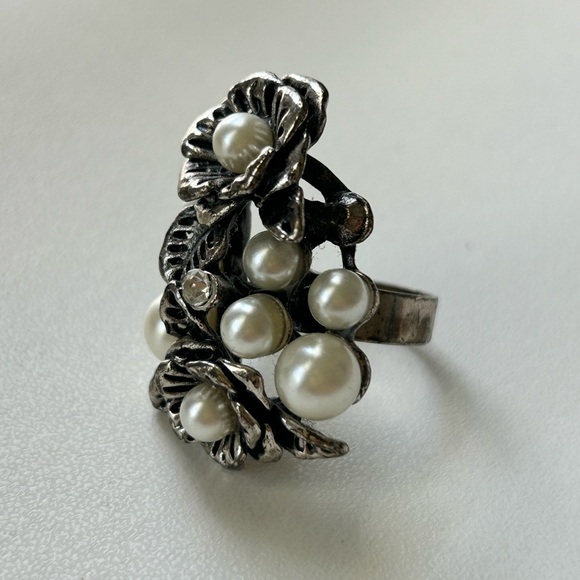 Jewelry - Antique Vintage Silver and Pearl Flower Ring
